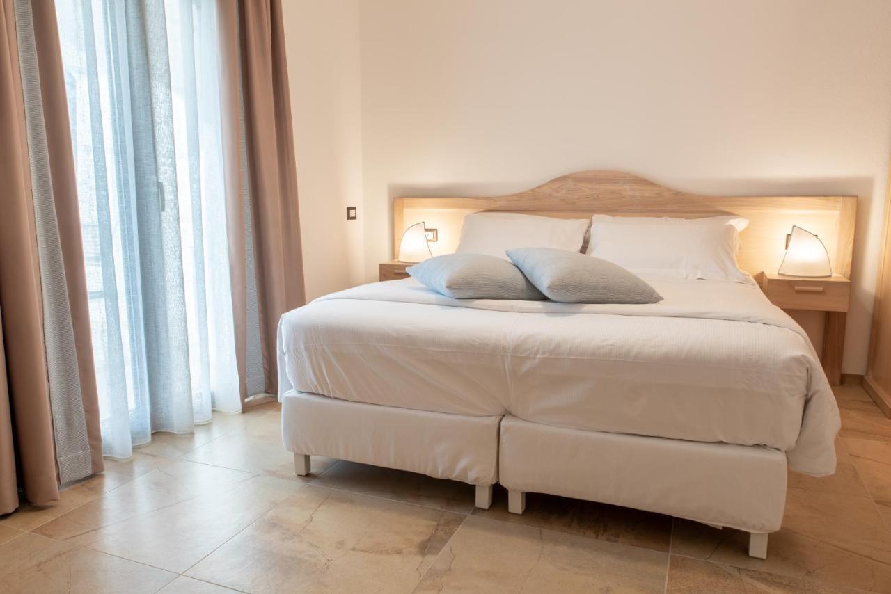 Hotel Maristesi à Siniscola Extérieur photo