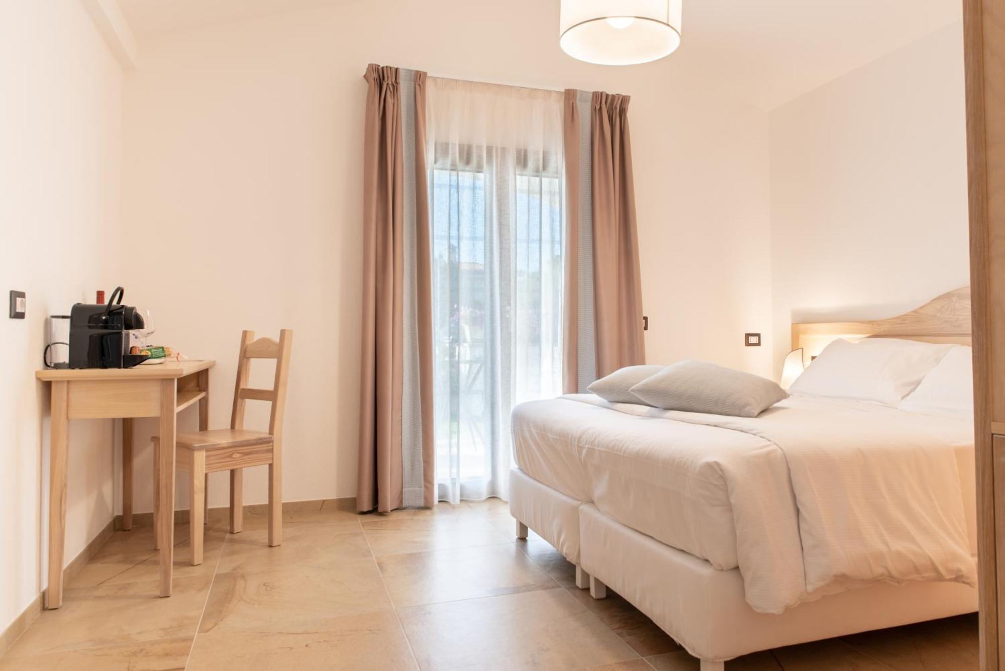 Hotel Maristesi à Siniscola Extérieur photo