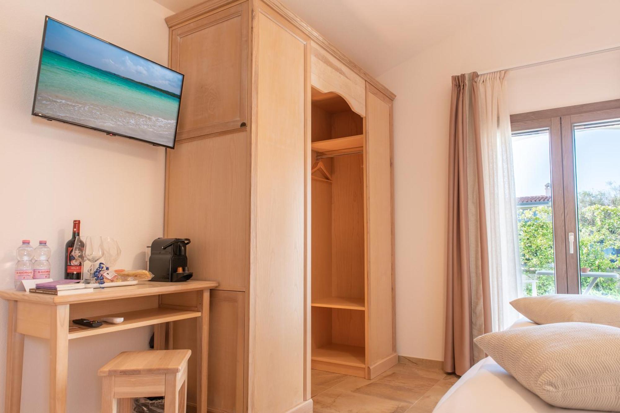 Hotel Maristesi à Siniscola Extérieur photo